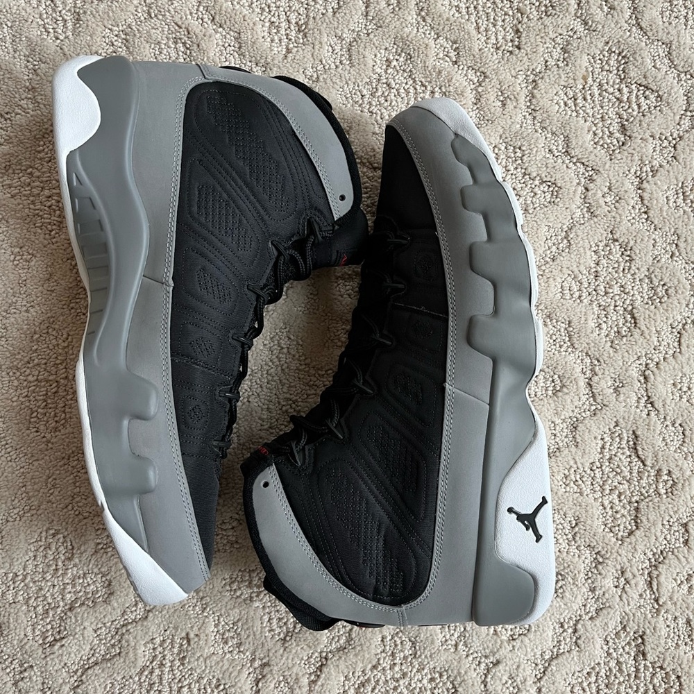 NWT/NIB Nike Air Jordan 9 Retro Men's Size 13